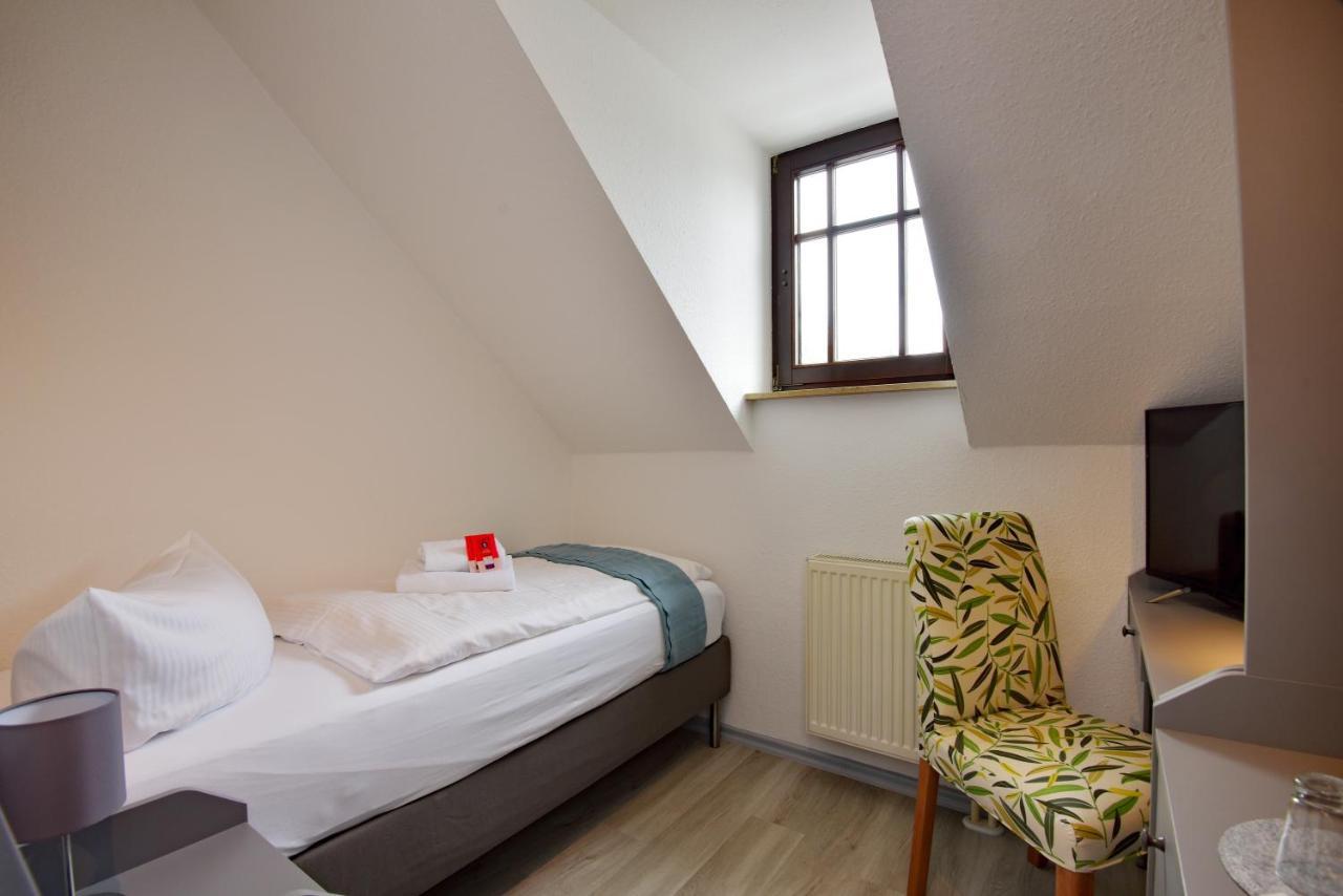 Landhotel Der Distelhof Mit Scheunencafe Dillstadt الغرفة الصورة